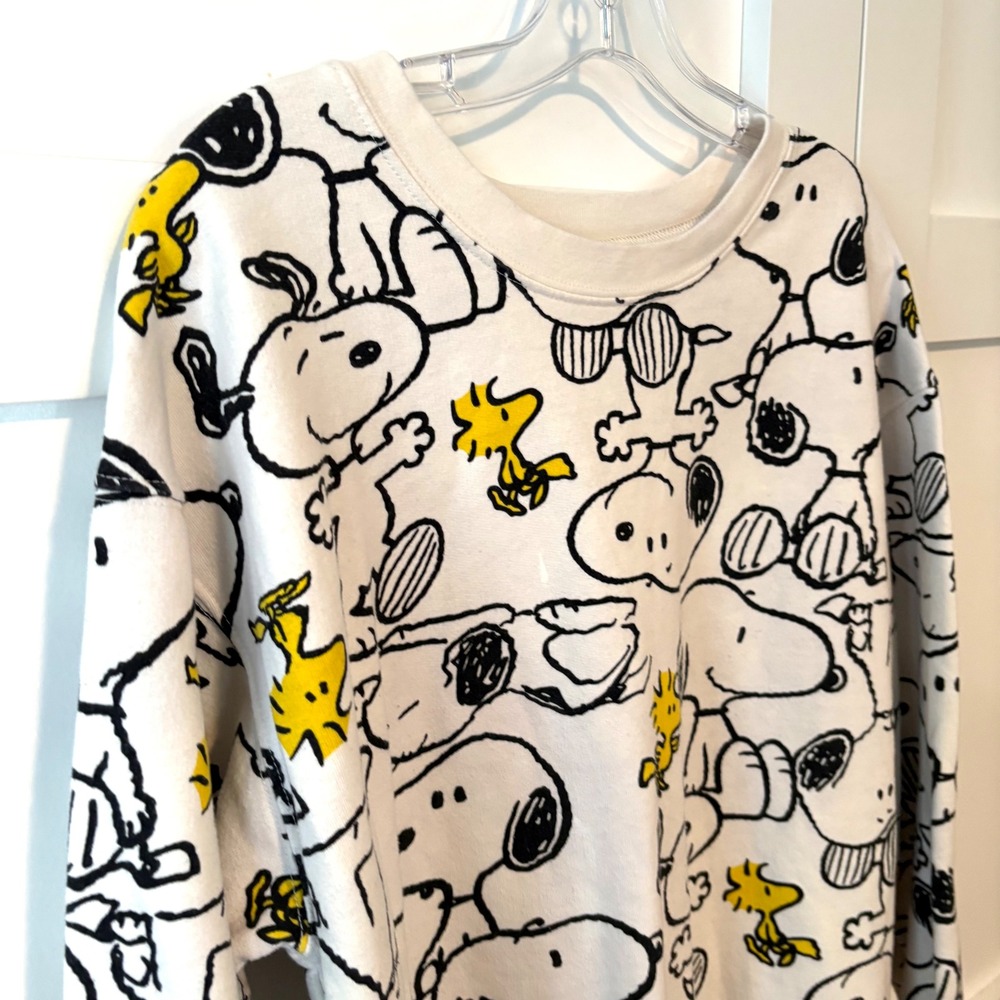 Peanuts Cream Snoopy and Woodstock Print Sweatshirt in Size L - Picture 9 of 10